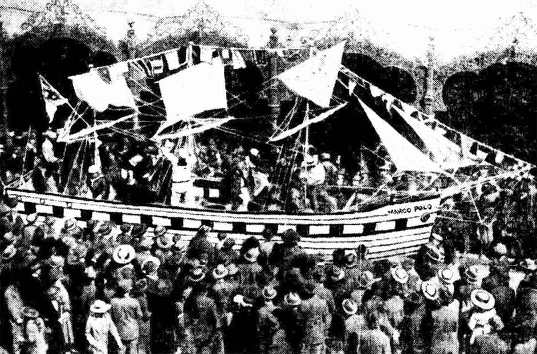 Crowds at Sailors' Day parade watching the "Marco Polo" in the streets. 